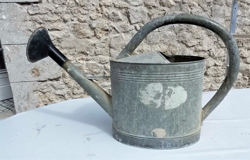 Ancien arrosoir zinc - en,