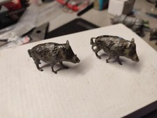 Deux sangliers  , plomb creux, fabricant GM ,XR,LR,CBG, Britains