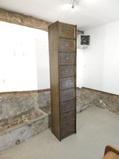 Grand meuble métallique à