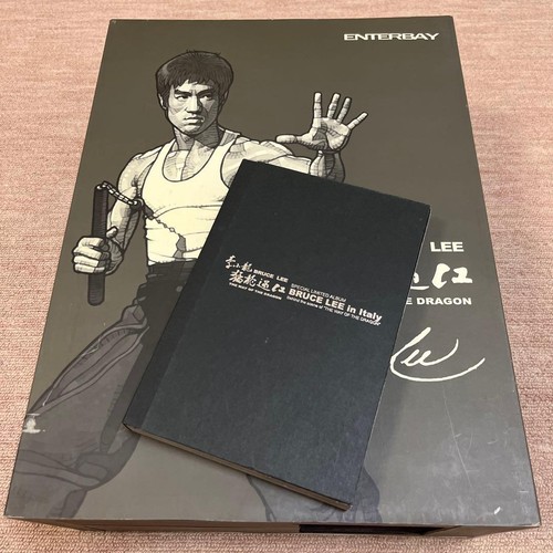Enterbay bruce lee - bruce, +bonus
