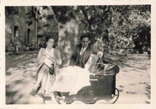 OLD PHOTOGRAPH 1947 COUPLE AND THEIR BABY IN THEIR PRUNING