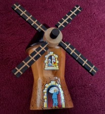 Ancien Tirelire forme Moulin