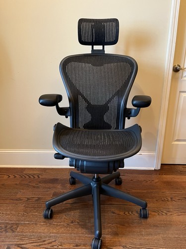 Herman miller aeron chair - herman, size