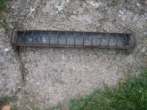 Ancienne mangeoire poule - mangeoire,