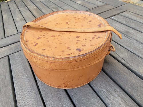 Ancienne petite boite - ancienne, a