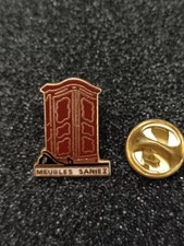 Pin's Pins Pin Enamel 63 FABRIQUANT MEUBLES  "MEUBLES SANIEZ" 