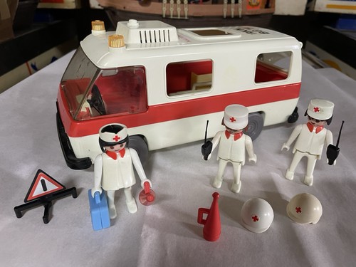 Ambulance vintage playmobil - ambulance,