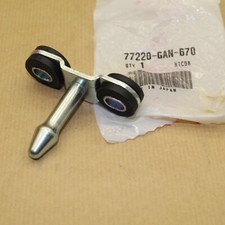 BARRE DE FIXATION DE SELLE DROIT HONDA ST 50 / 70 DAX 1990 / 1996  77220-GAN-670