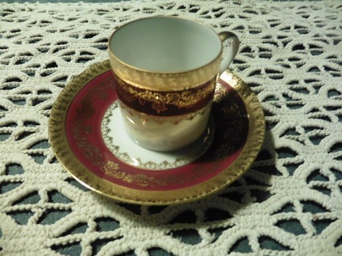 Ancienne tasse sous - tasse, et