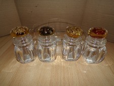 ensemble 4 pots à épices avec étagère en acrylique ( collection épices )