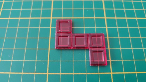 Polyominos rouge pentomino - , en