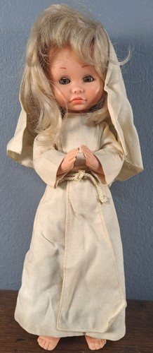 Célèbre poupée lourdes - célèbre,