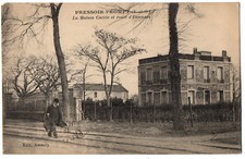 Old postcard 91 - PROMPT PRESS (Essonne) - La Maison Carrée and Route d'Essonnes