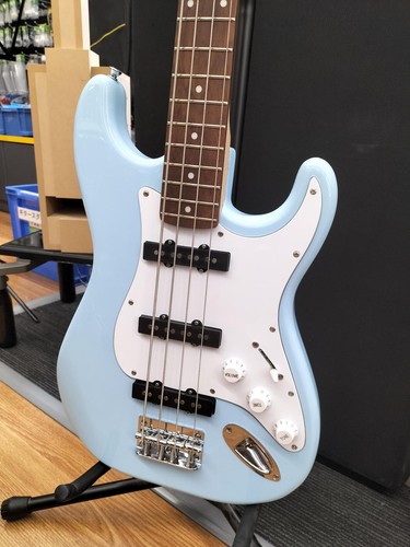 Guitare basse électrique