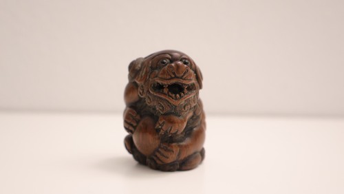 Ancien netsuke shishi - shishi, komainu