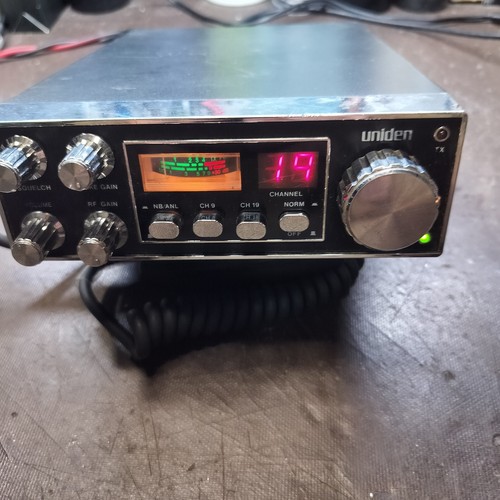 Uniden 711 radio - cb,