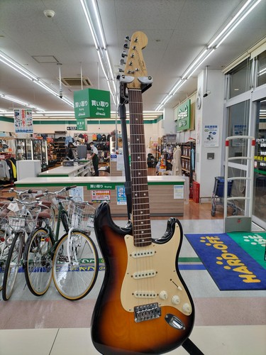 Squier stratocaster type - squier,