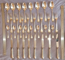 CHRISTOFLE MARLY Ménagère métal argenté 8 personnes , 32 pièces dont 8 couteaux