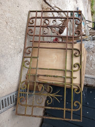 Grille fonte fer forgé - en, ou