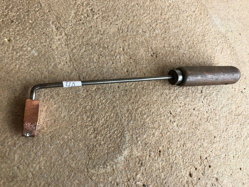Old tool outil - old, /