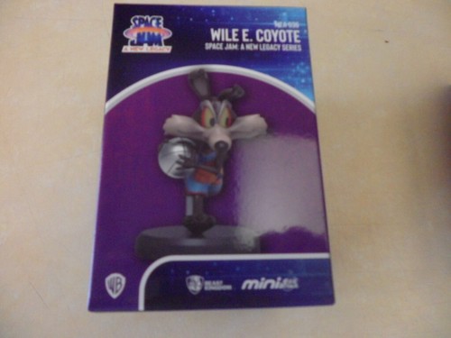 Wile coyote figurines space - wile,