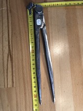 (n°293  OLD TOOL compass 