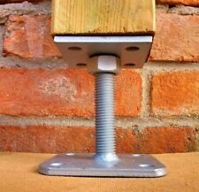 Pied de poteau réglable en