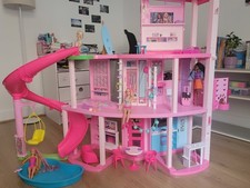 Maison Barbie Dreamhouse géante - À retirer sur Paris 15e