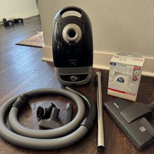 Miele Callisto S5280 Canister Vacuum w/ Head, Wand, Attachments, 3 NEW BAGS