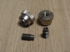 Lot 2 ECROUS SPECIAUX POUR