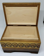 boîte en bois artisanale