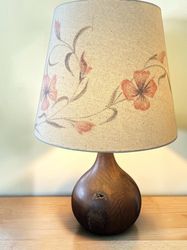 Importante lampe pied bois