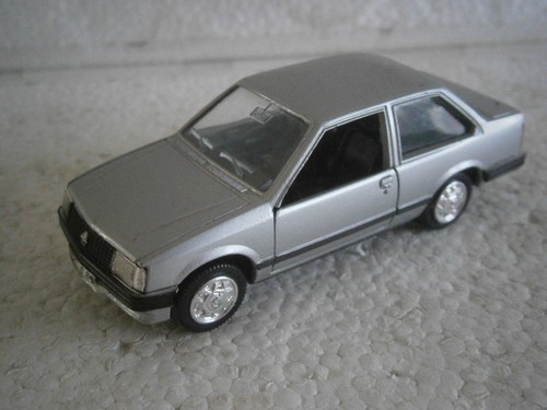 Voiture miniature opel - voiture, corsa