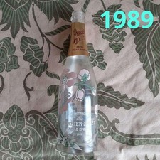 Bouteilles vides, vin, Belle