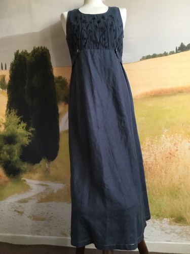Robe 100 lin brodée - 100,