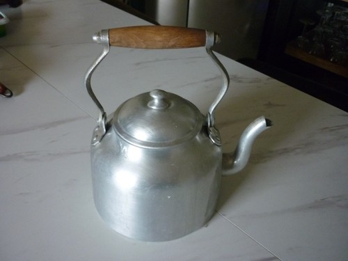 Ancienne bouilloire aluminium - bouilloire,