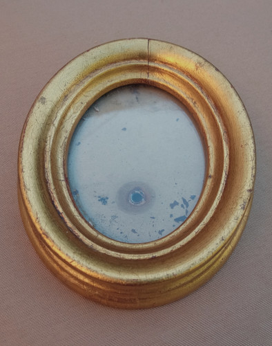 Petit cadre oval - à, la