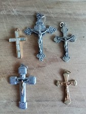 Lot de 5 crucifix en métal