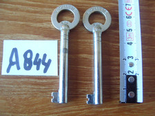 LOT A844 DE 2 CLÉ CLÉS CLEFS