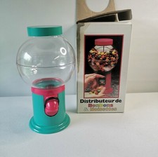 Distributeur De Bonbons Et Noisettes Vintage