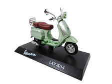 Piaggio Vespa LXV (2014) - 1/18 Maisto Scooter Moto Miniature S1002