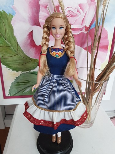 Barbie collection dolls - barbie, of