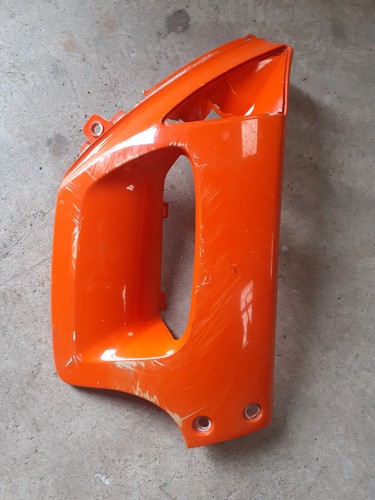 Carenage lateral avant droit - avant,