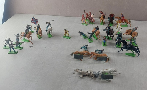 Lot soldats chevaux - +,