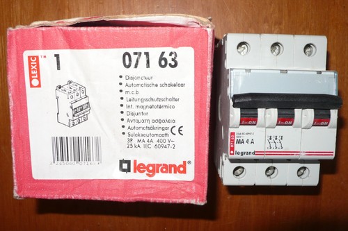 Disjoncteur triphase courbe - disjoncteur, 4a