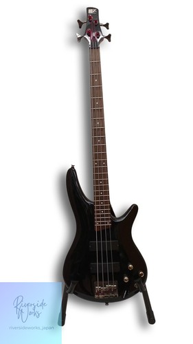 Guitare basse électrique