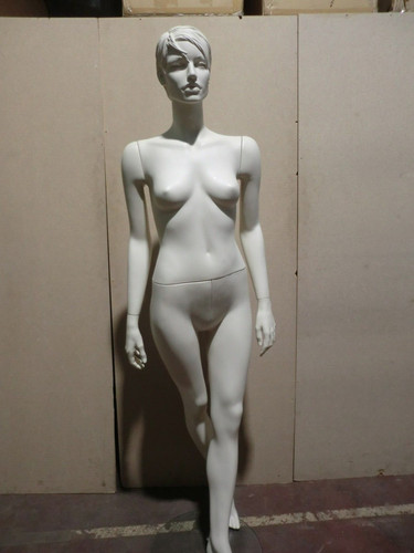 Mannequin vitrine poupée mode - vitrine,