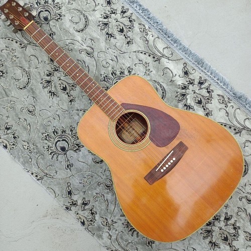 Guitare acoustique vintage
