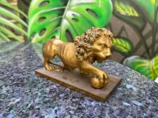 Lion en bronze doré ancien