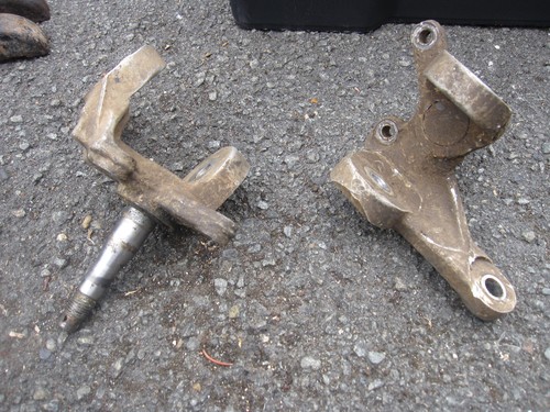 Fusées pivot roues - de,